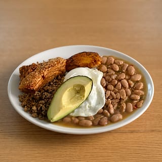 Bandeja Montanera (Carne Molida/Ground Meat)
